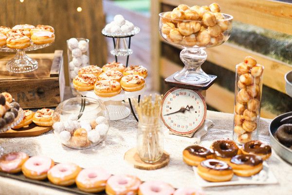 Wedding Philippines - 25 Cool and Fun Donut Bar Buffet Food Ideas For Your Wedding (3)