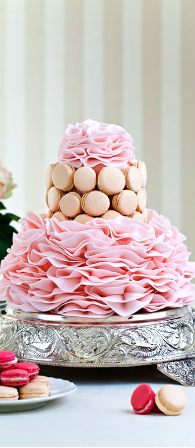 Wedding Philippines - 37 Delicious Macarons For Your Wedding Food Bar Buffet Ideas (24)